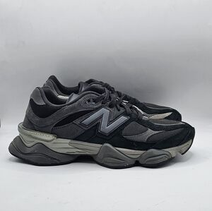 New Balance Men's 9060 in Black